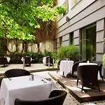 Three Crowns Hotel
