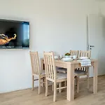 Free Parking- Newly Built Apartment