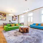 Bellevue Apartment