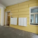 Varsavska Apartment 202
