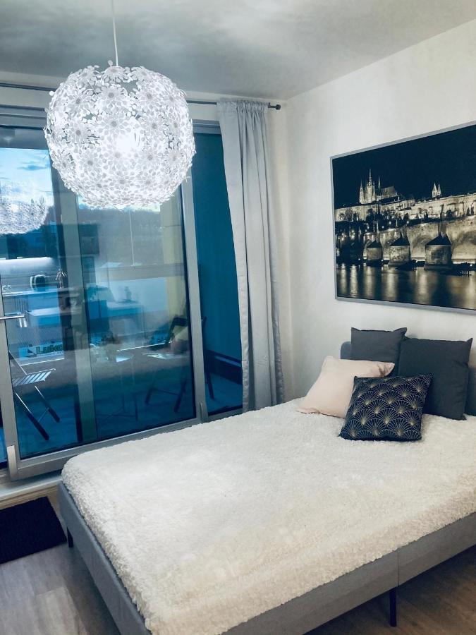 Apartment Blanc Harfa Design Prague