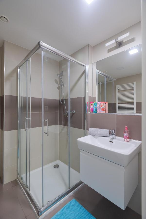 Bright Studio, 10min Centre, Free Parking Praga