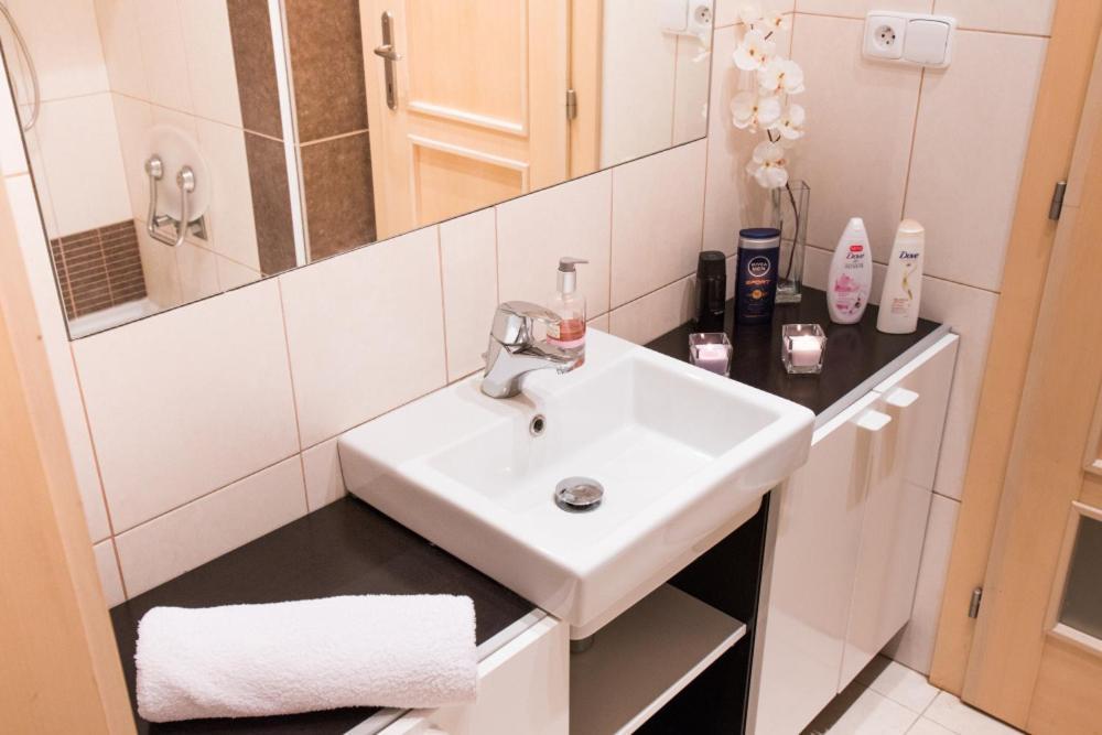 Apartment In The Hearth Of The City Centre, Old Town Square - 3min *