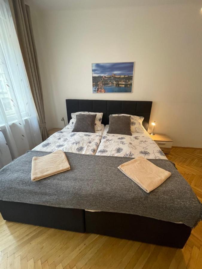 Apartment Agnes - Romance In Ii.