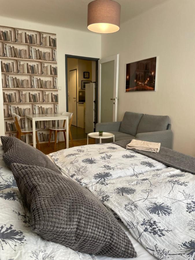 Agnes - Romance In Ii. Apartment *