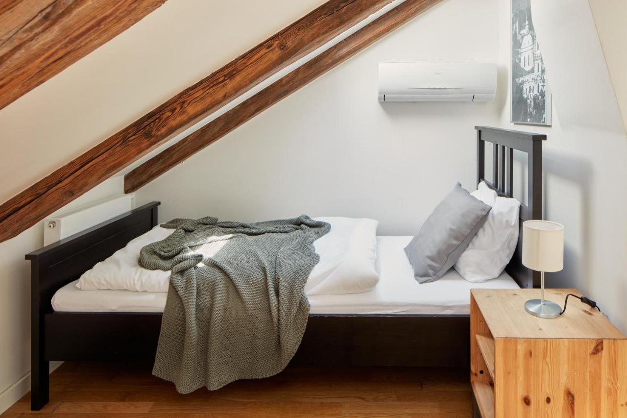 Days - 3bdr Bright Loft - Ac - Location In New Town Appartement *