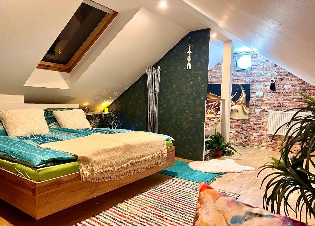 Duplex 2 With Quiet Terrace On Wenceslas Square Apartamento *