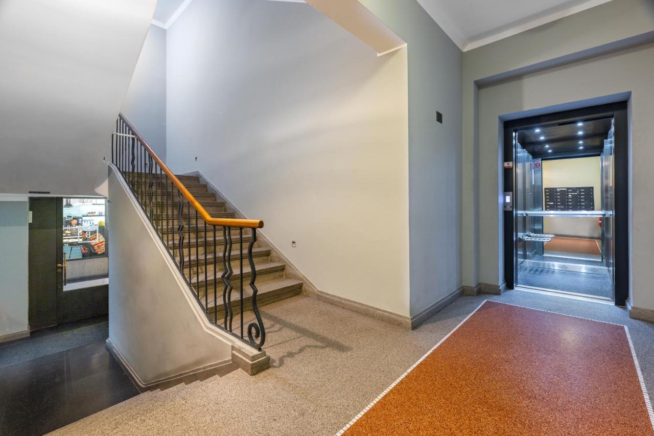 Dlouha Palace - Live In One Of The Streets Apartment