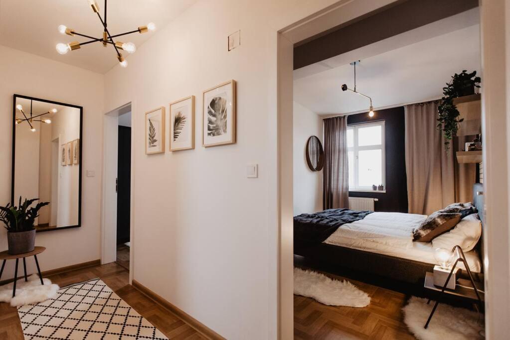 Loft With Balcony In Centre *