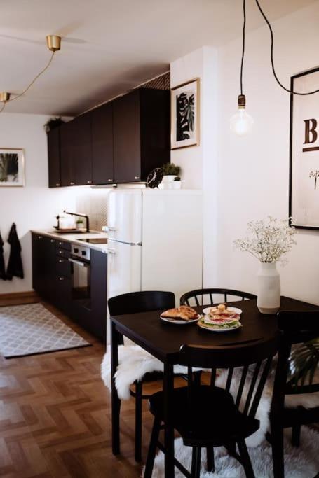 Loft With Balcony In Centre
