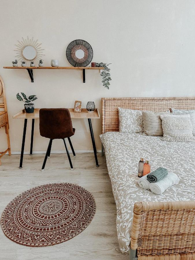 Quiet Boho Lair 10 Min To Centre Daire