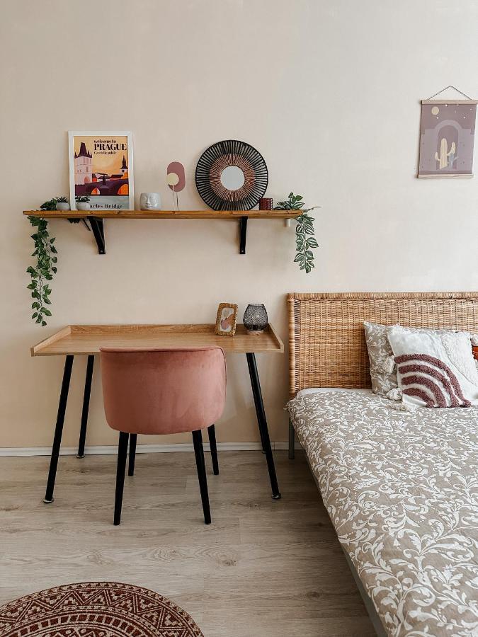 Daire Quiet Boho Lair 10 Min To Centre Prag