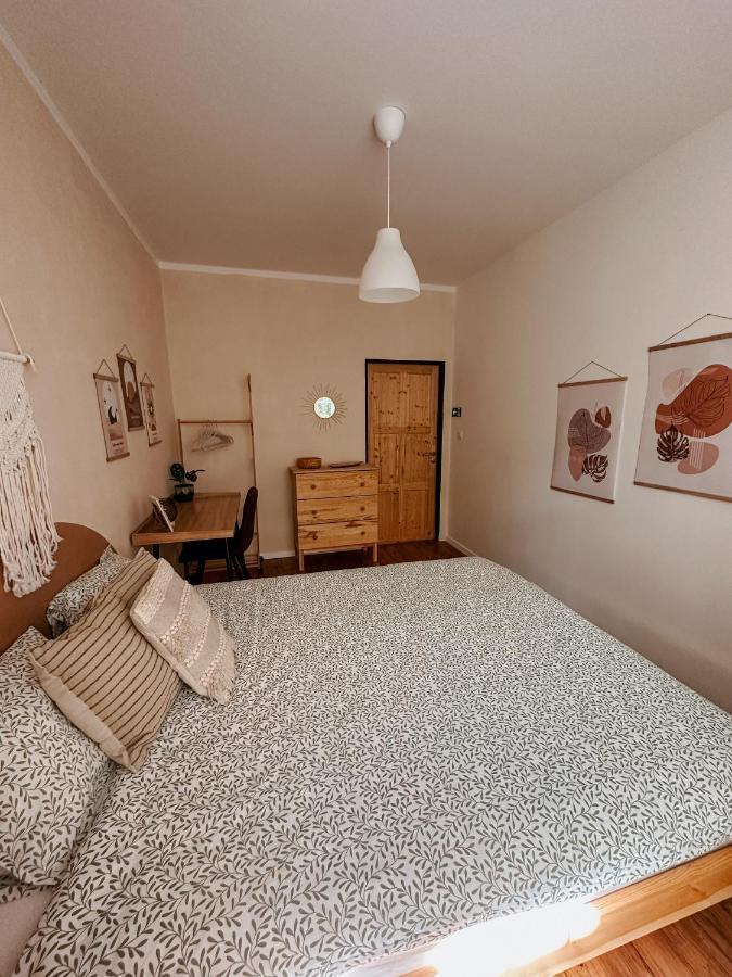 Daire Quiet Boho Lair 10 Min To Centre