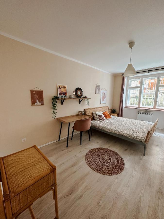 Daire Quiet Boho Lair 10 Min To Centre