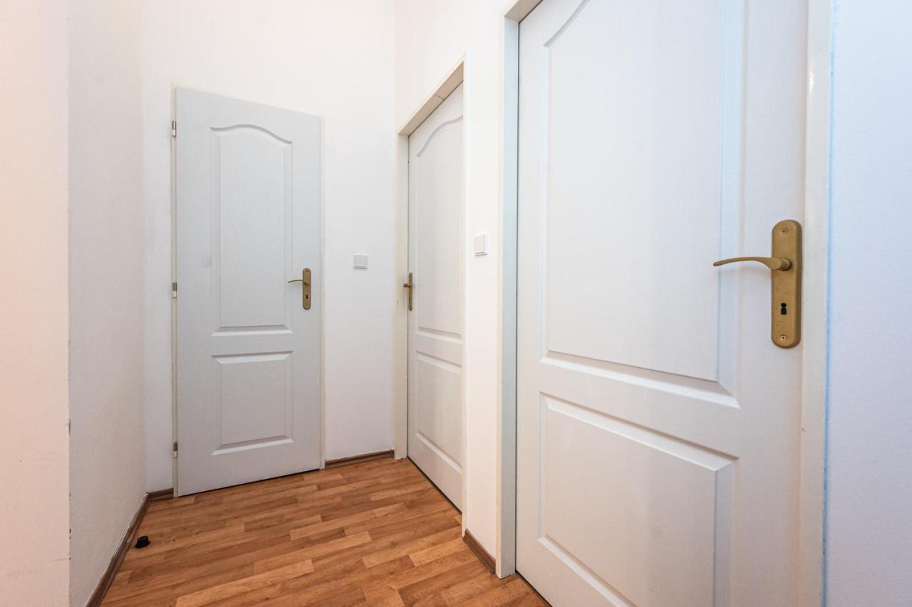 Appartement Lublanska 48 *