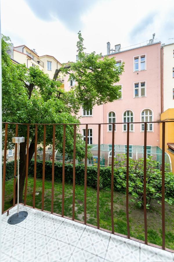 Luxury Riverside Apartment Prague