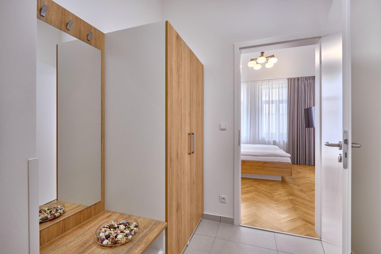 Apart Otel Downtown Rubesova 4*