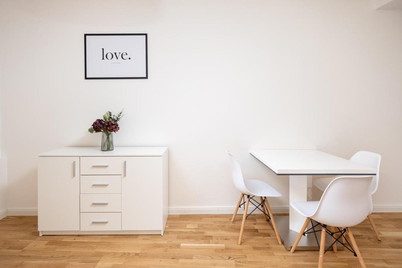 Florenc New Town Apartment *