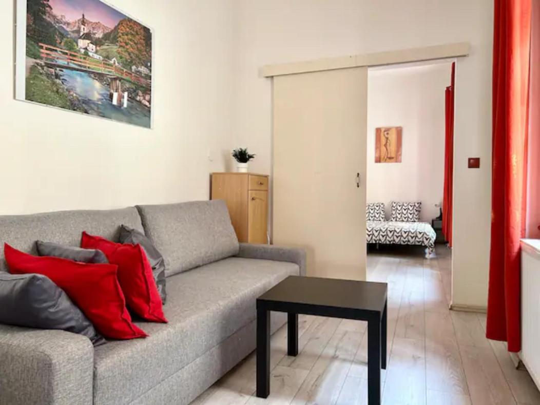Party House - Ve Smeckach 18, Center!! Appartement