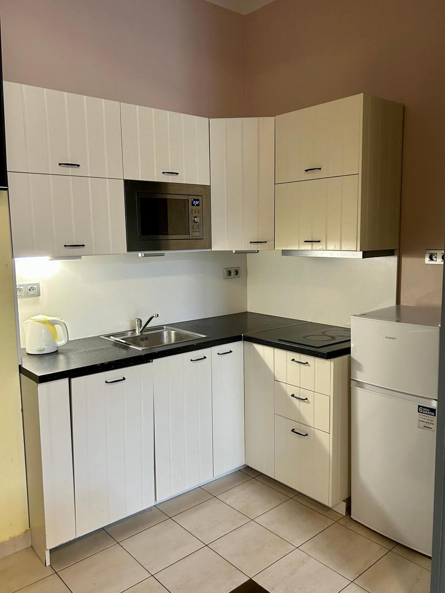 Party House - Ve Smeckach 18, Center!! Appartement