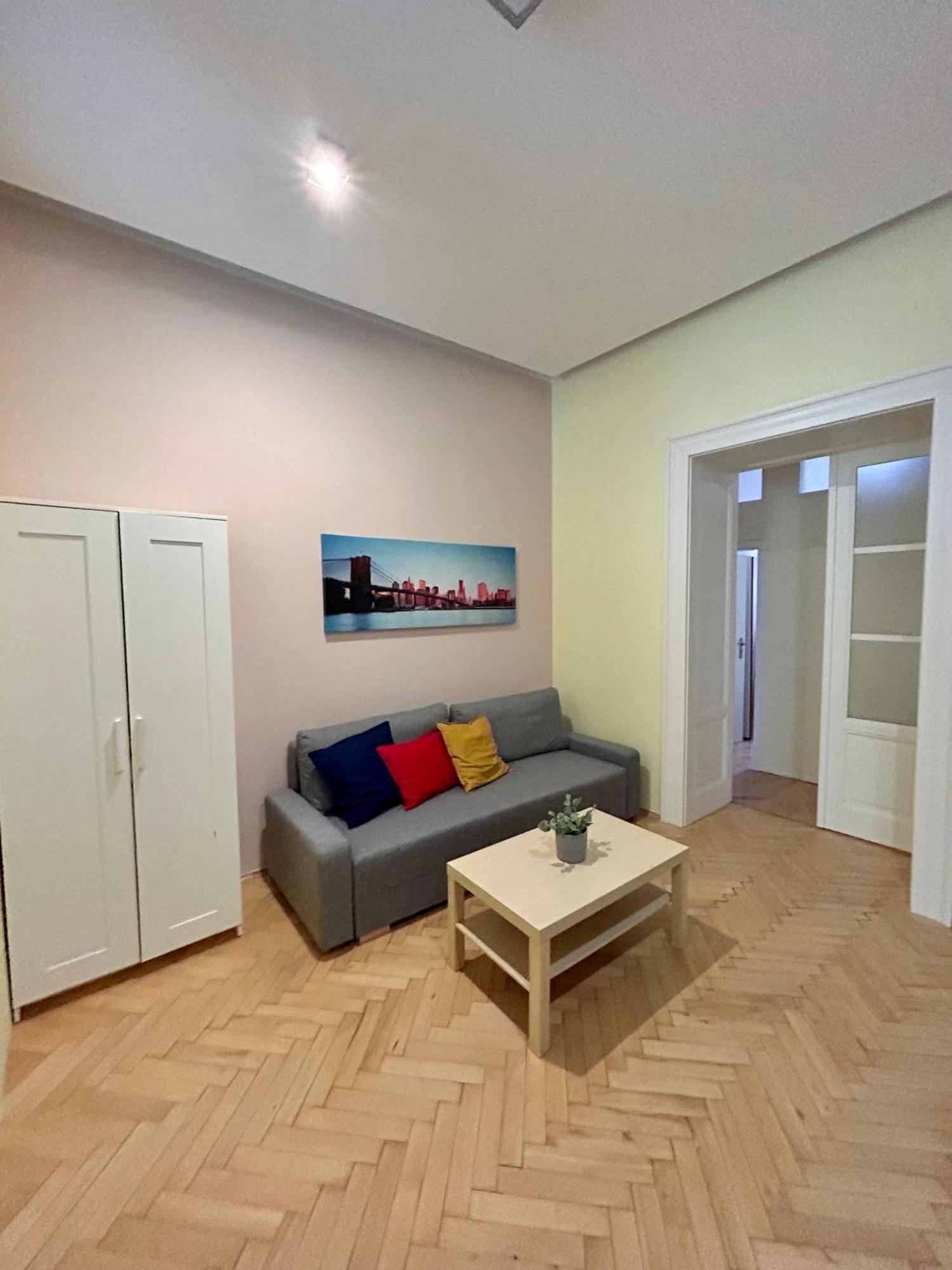 Party House - Ve Smeckach 18, Center!! Appartement *