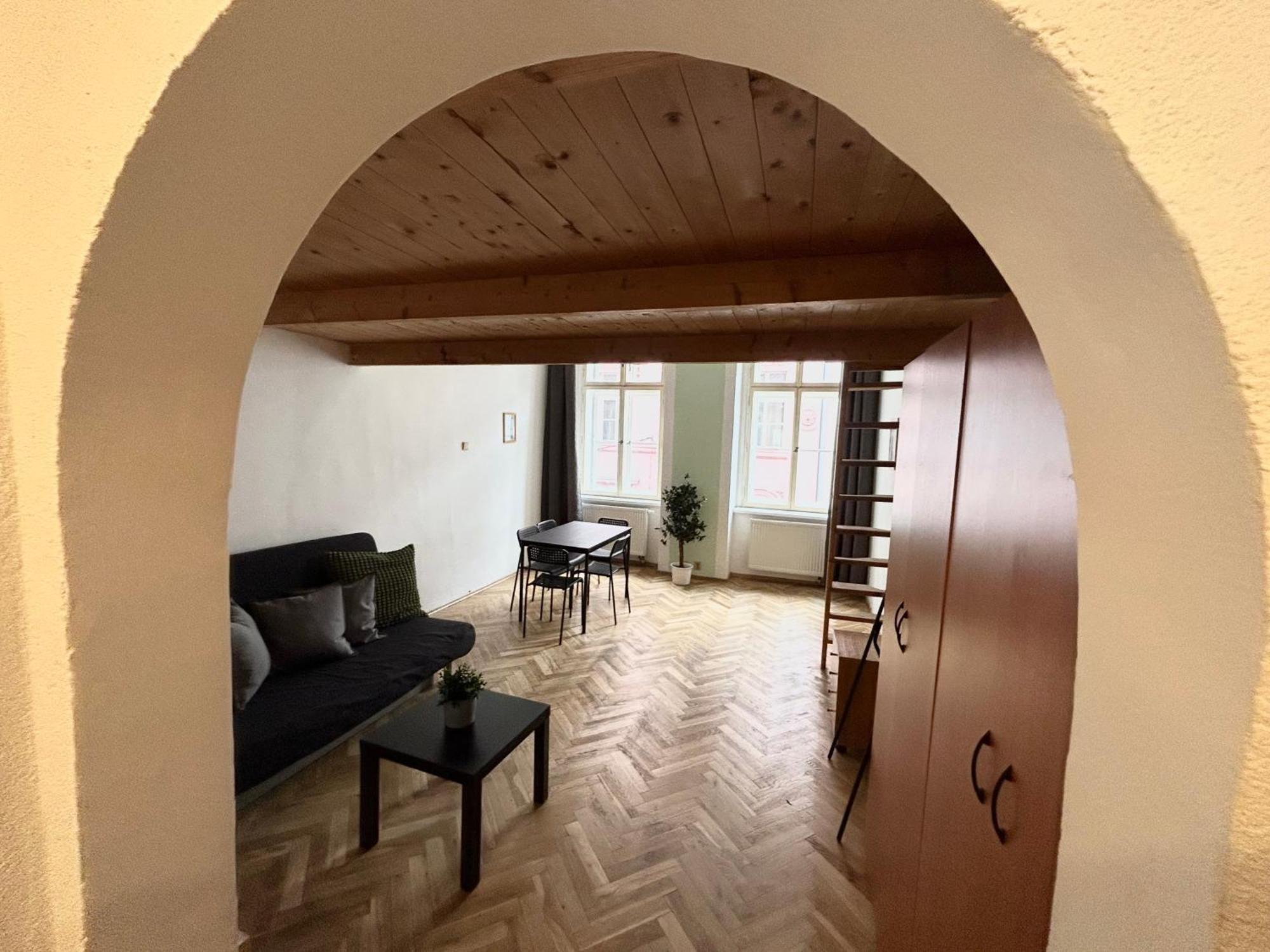 Appartement Party House - Ve Smeckach 18, Center!!