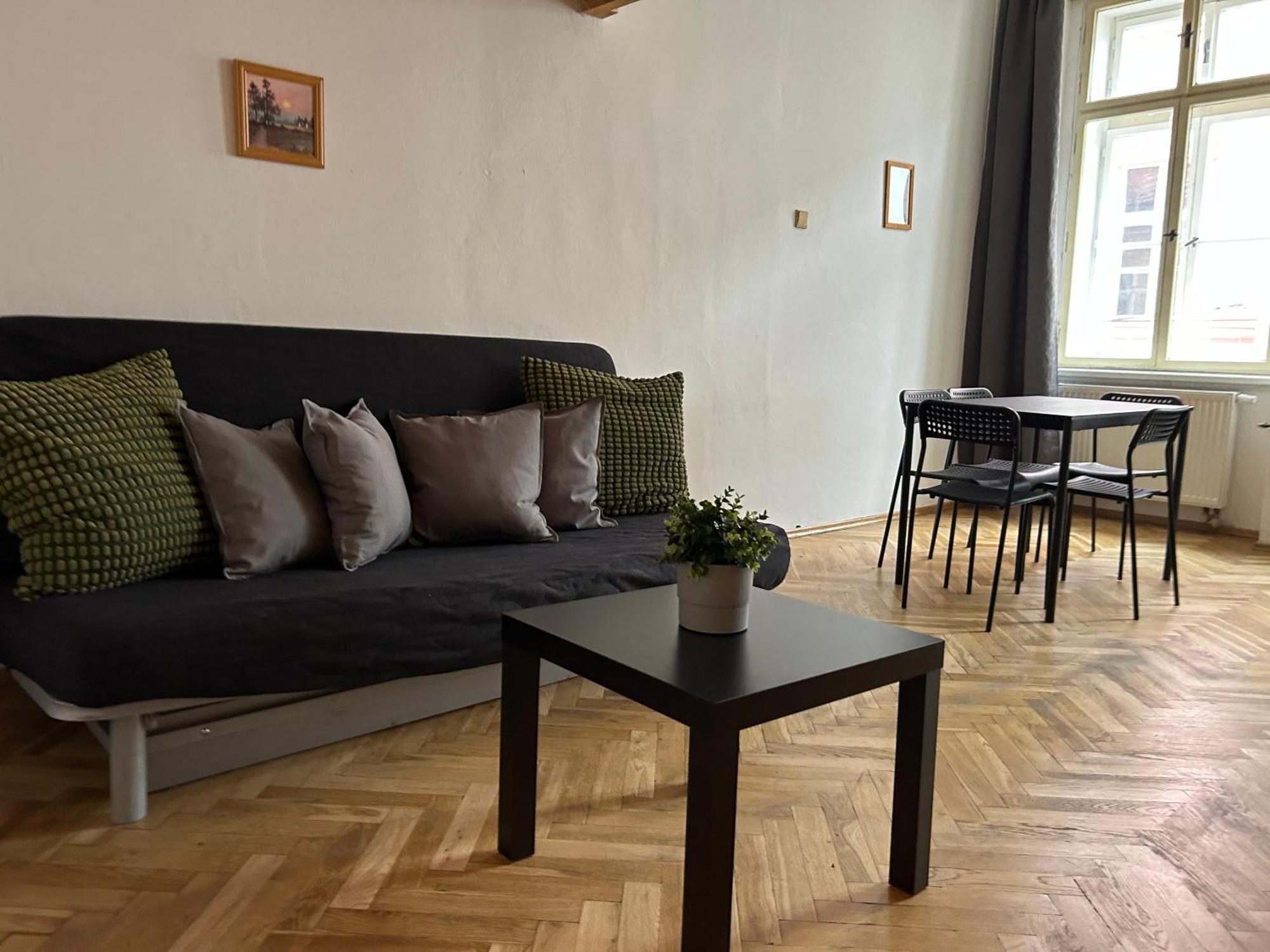 Party House - Ve Smeckach 18, Center!! Appartement *