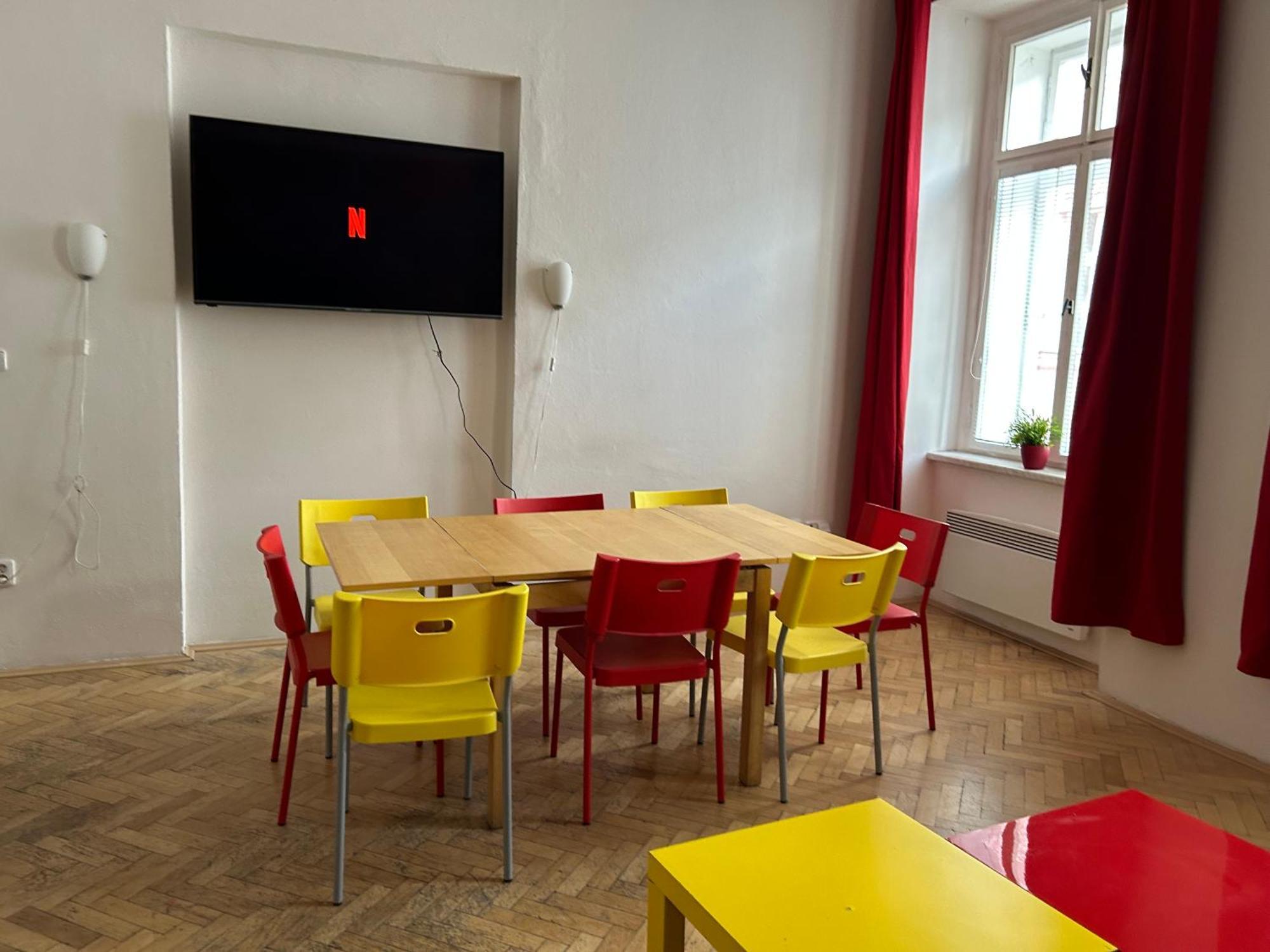 Party House - Ve Smeckach 18, Center!! Appartement