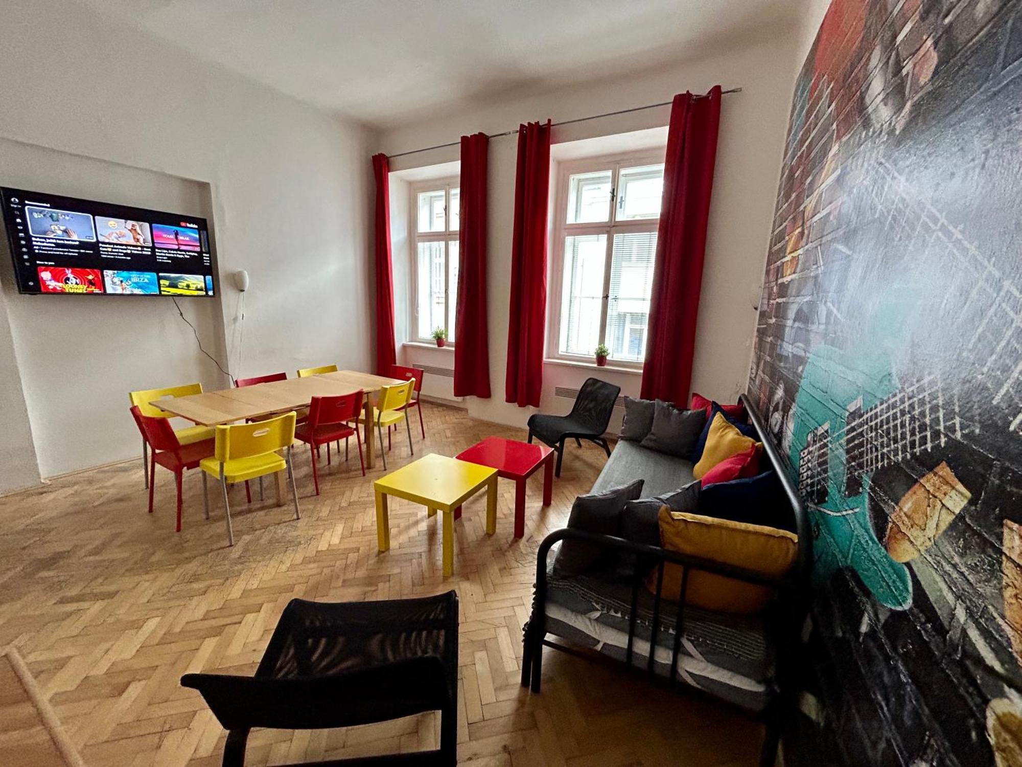 Party House - Ve Smeckach 18, Center!! Appartement