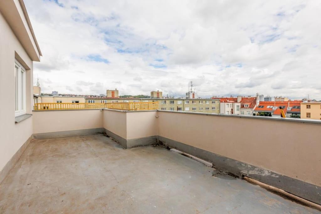 1 Bedroom With Terrace And View Prague