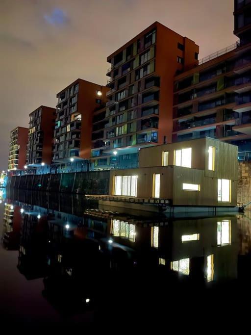 One Of The Kind Houseboat Experience +boat