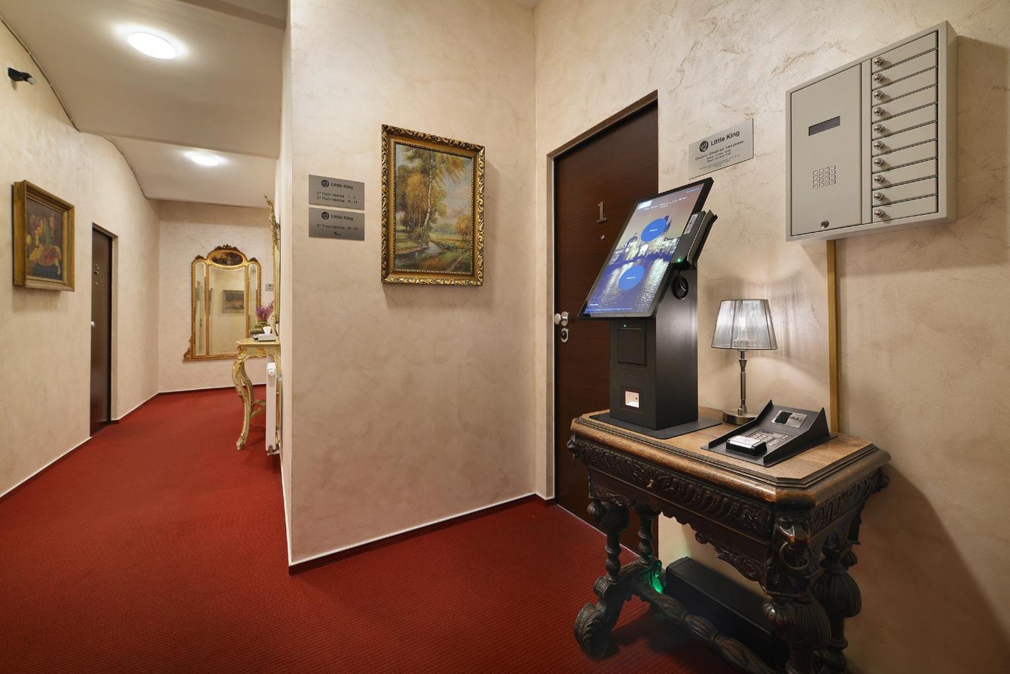 Aparthotel Little King Old Town 3*