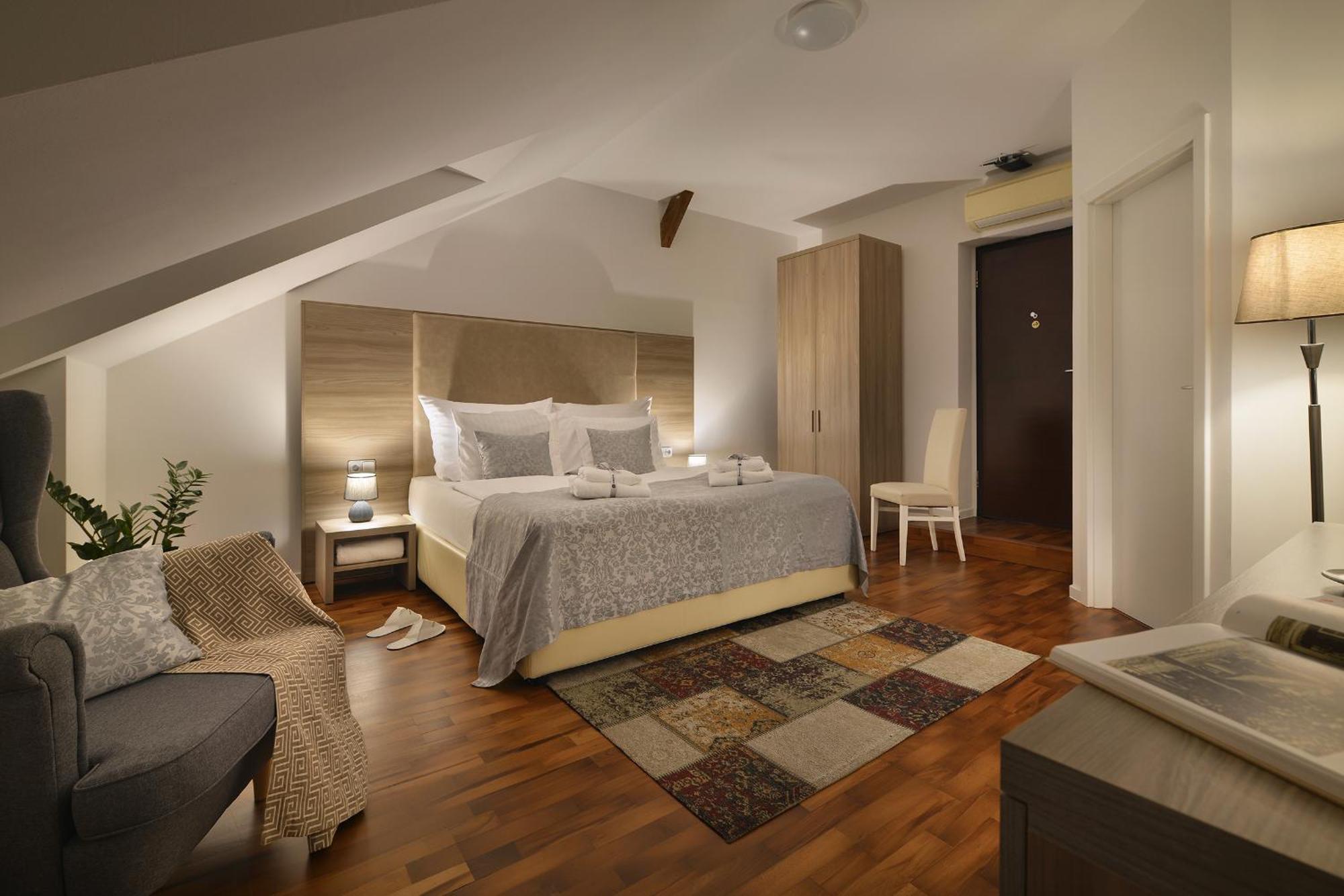 Little King Old Town Aparthotel Prag