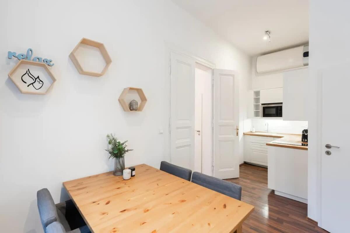 Metropolitan With Amenities Appartement *