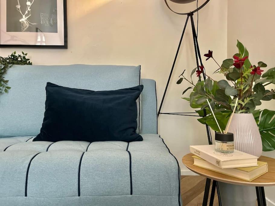 Beautiful New Town Apartment Prag