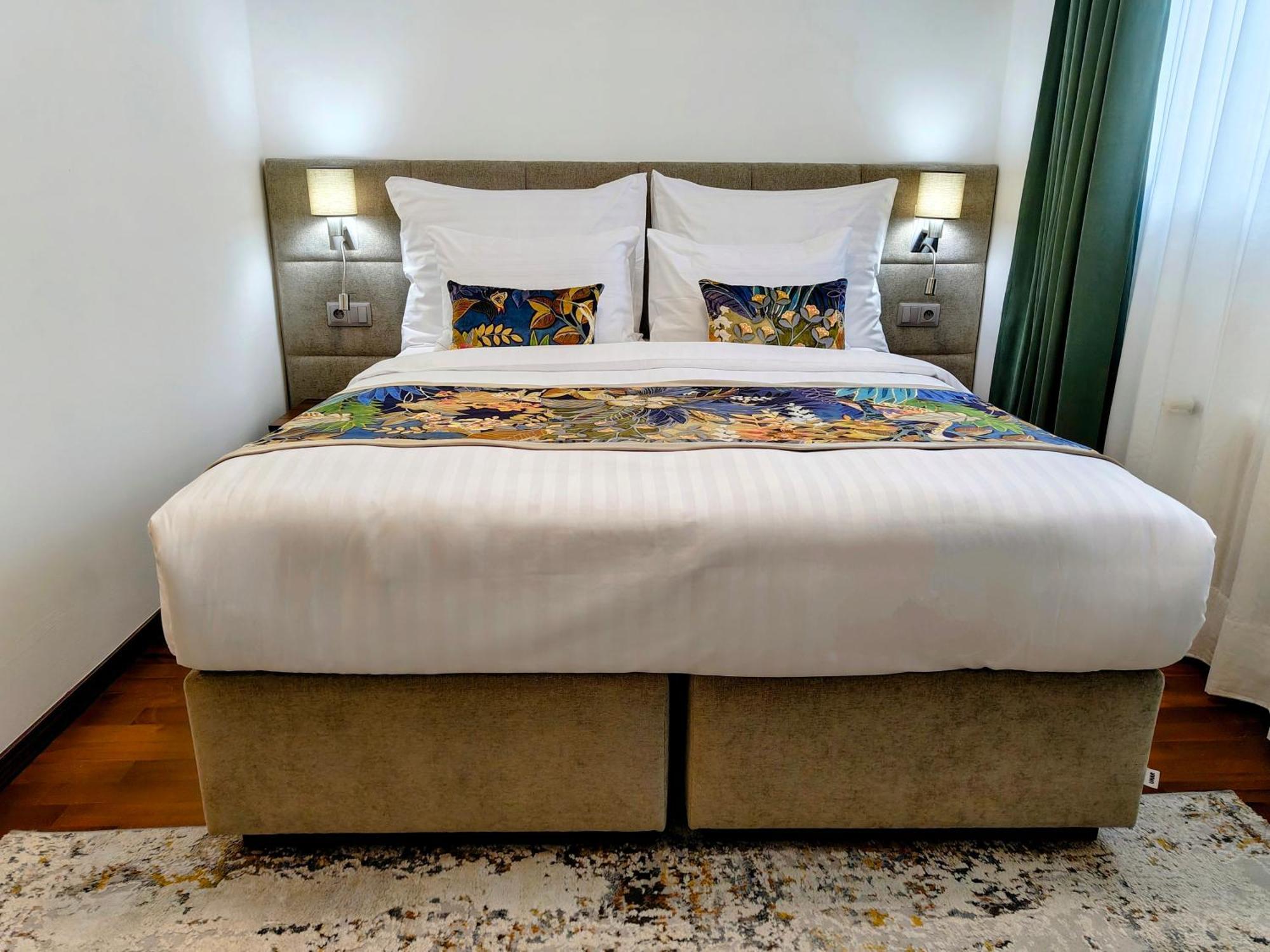 Little King Old Town Aparthotel 3*