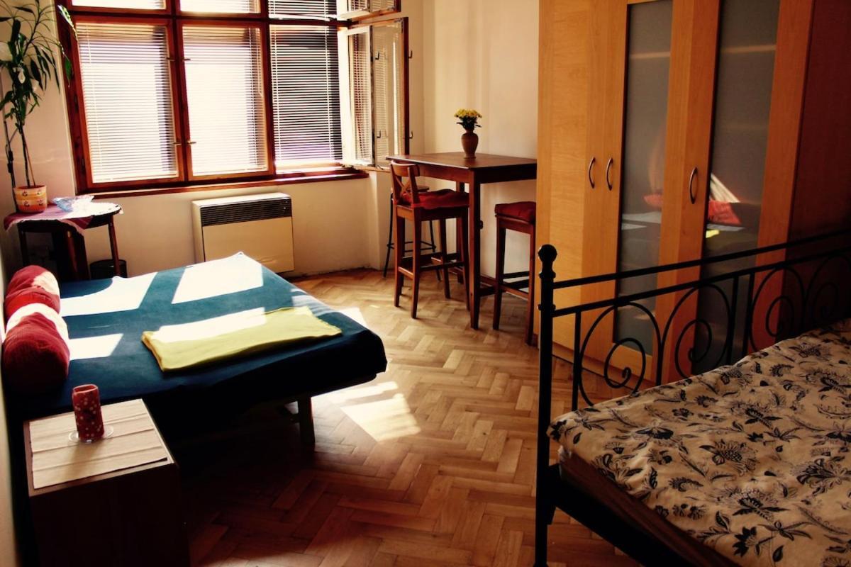 Apartamento Sunny With Balcony Near Castle With Castle View