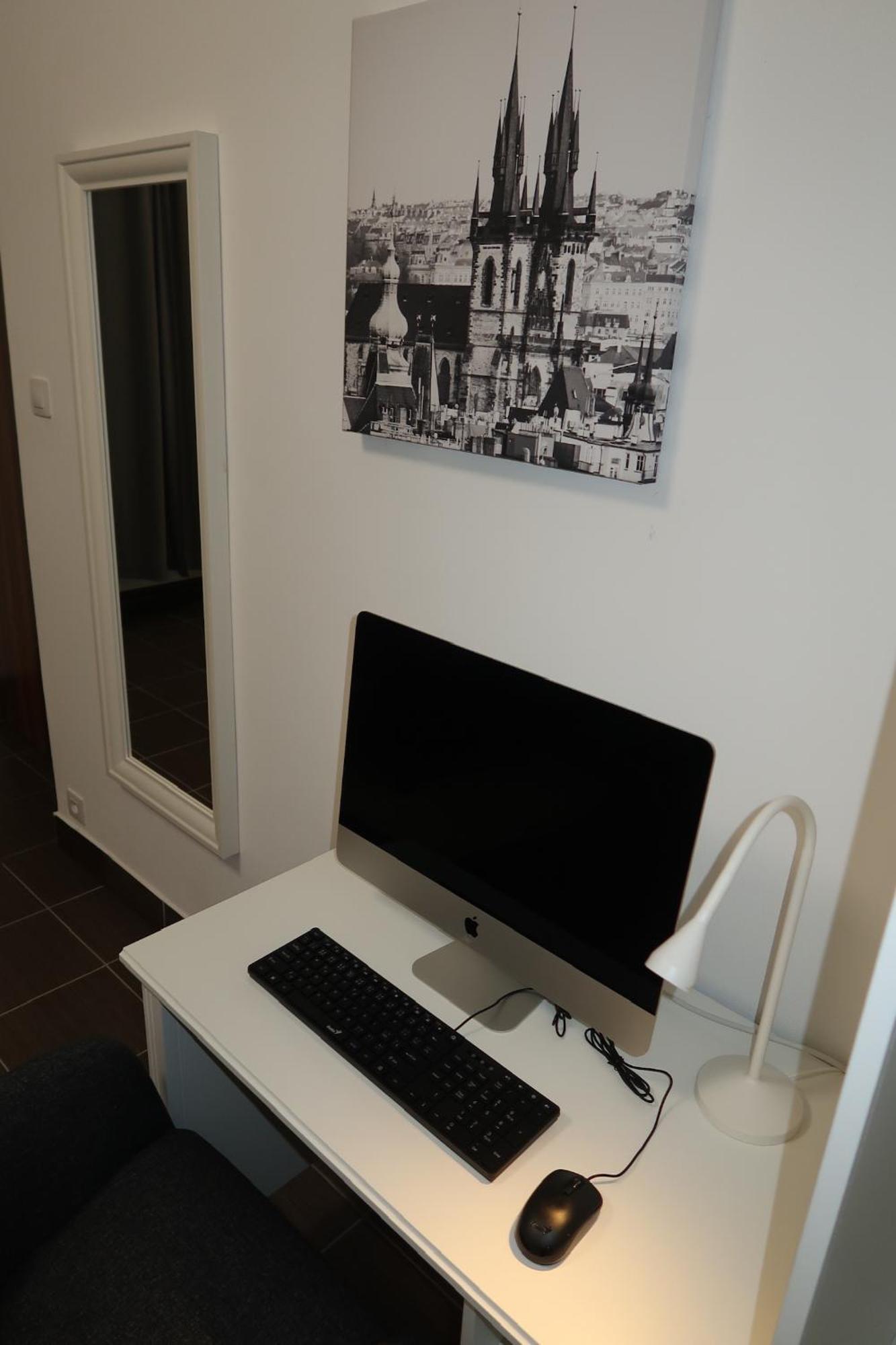 A And B In Apartment *