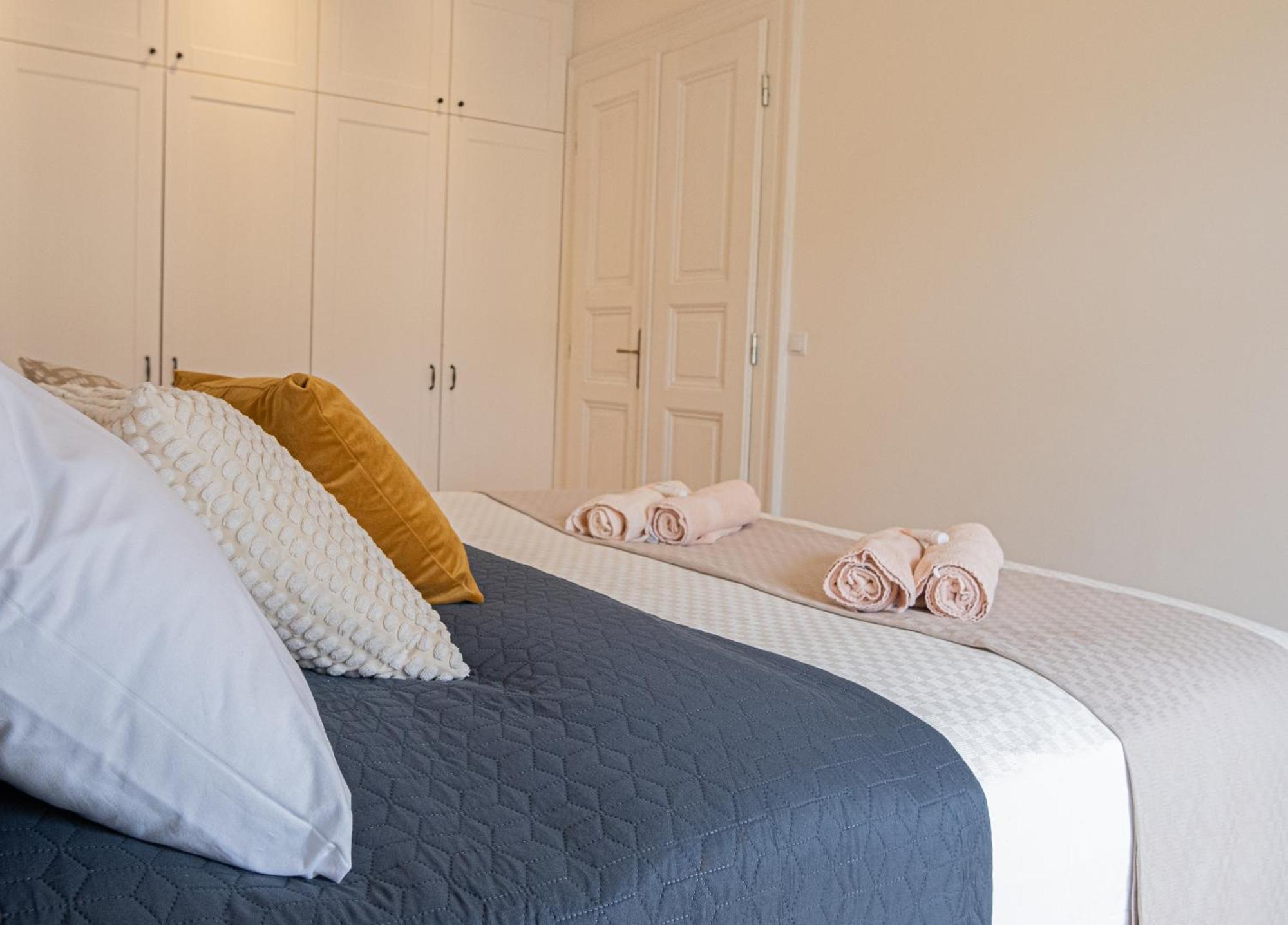 Apartment Spacious Near Castle Prague