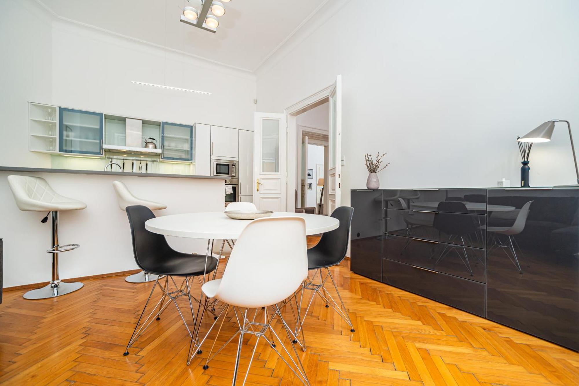 Spacious Two-bedroom In Old Town * Prague