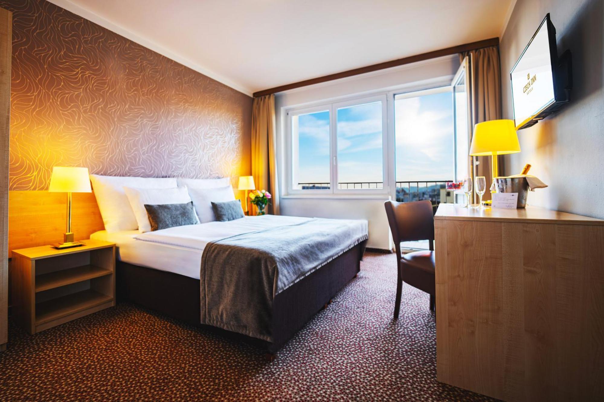 Charles Otel Prag