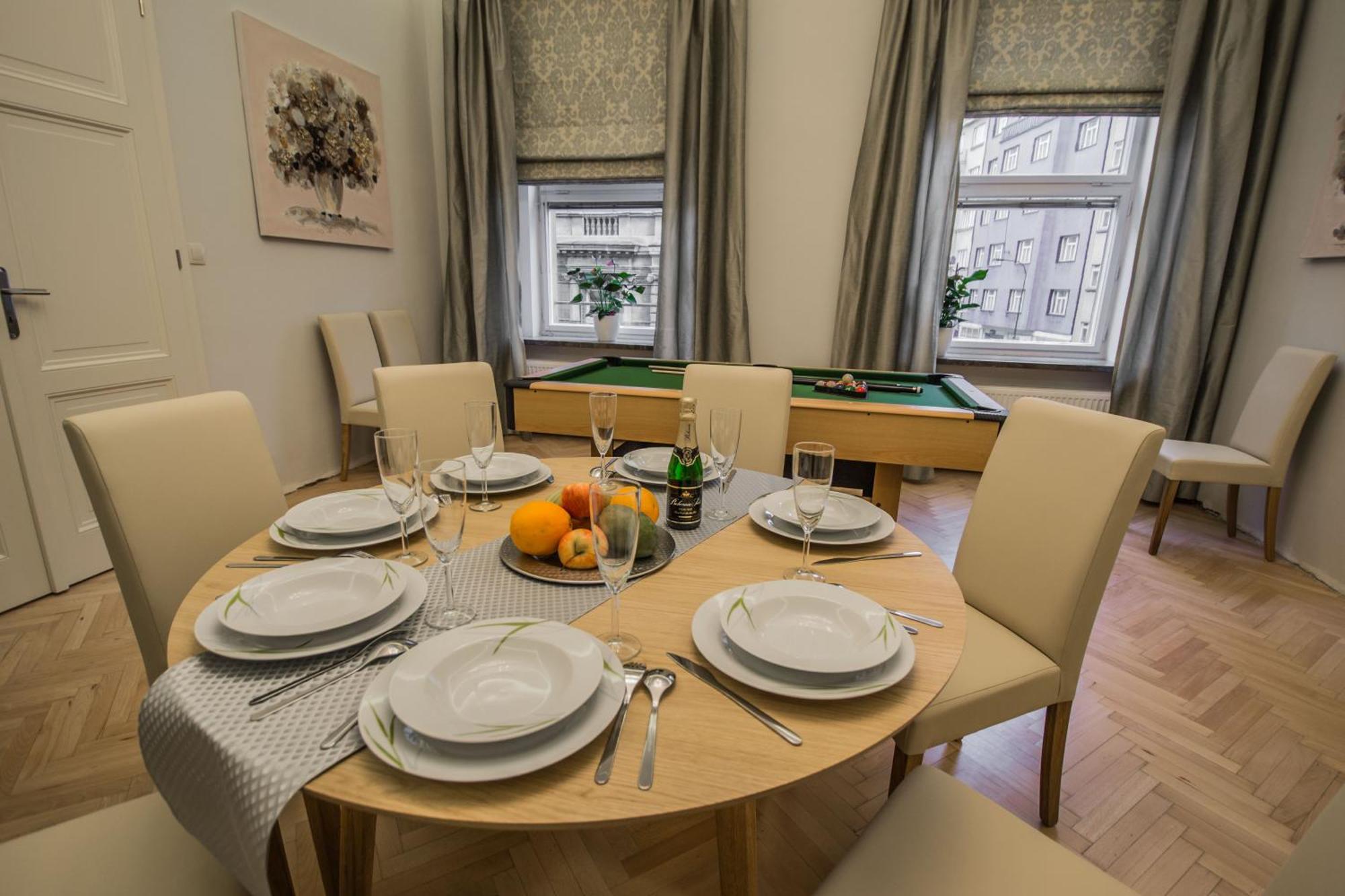 Royal With Sauna And Billiards Daire Prag