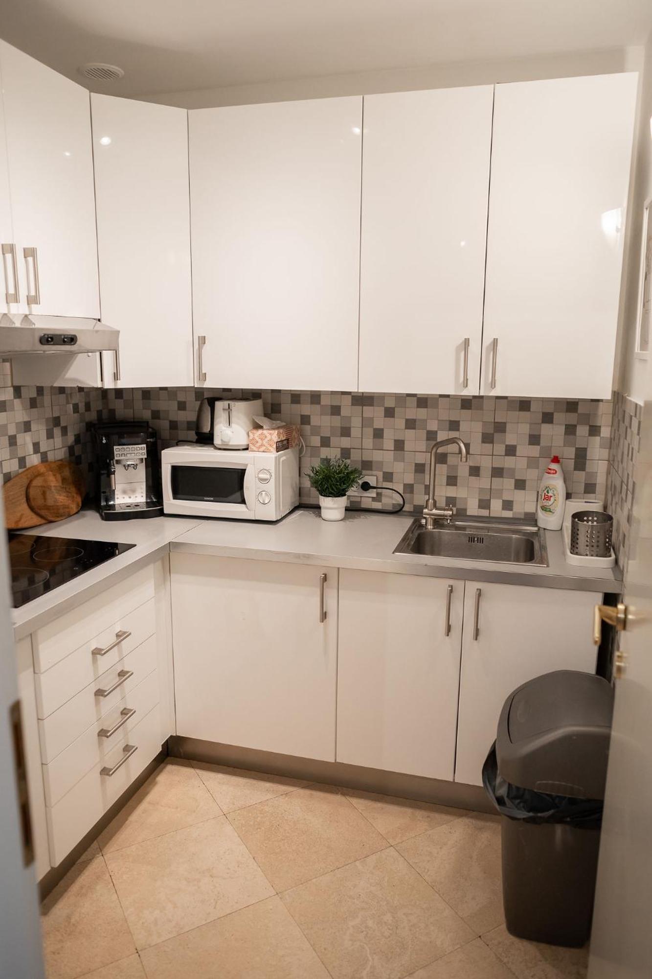 Apartment 3bdr Penthouse With Terrace&ac *