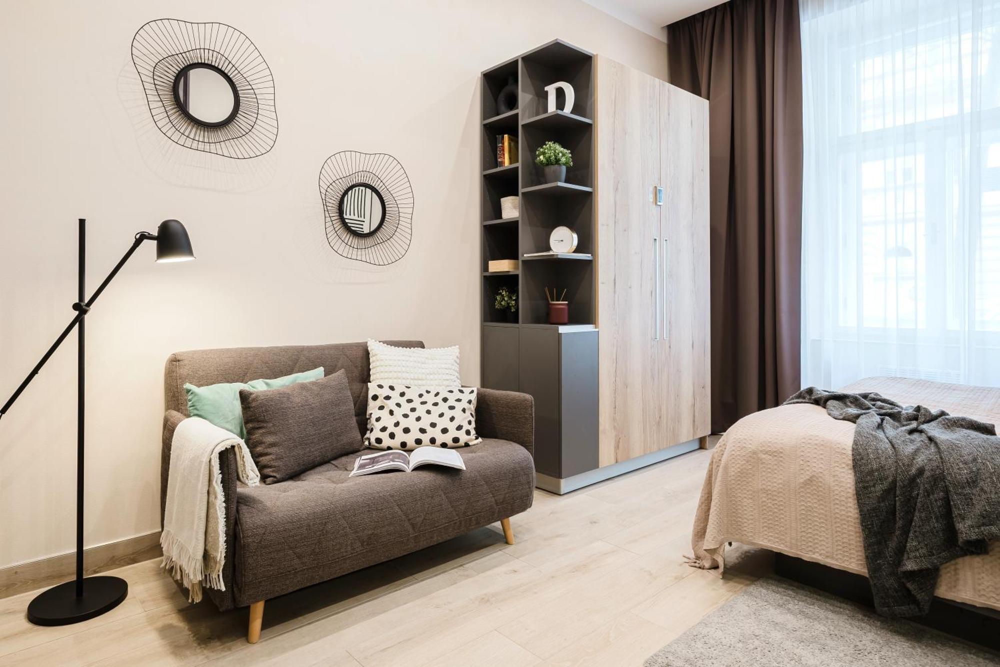 Days - Modern - 7 Min Wenceslas Square Apartment *
