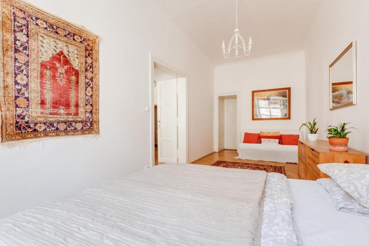 Apartment Old Town Magical Comfy 2bdr Historic House *