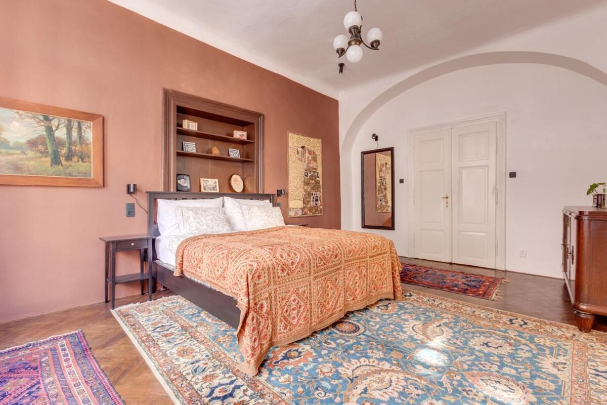 Apartment Old Town Magical Comfy 2bdr Historic House Prague