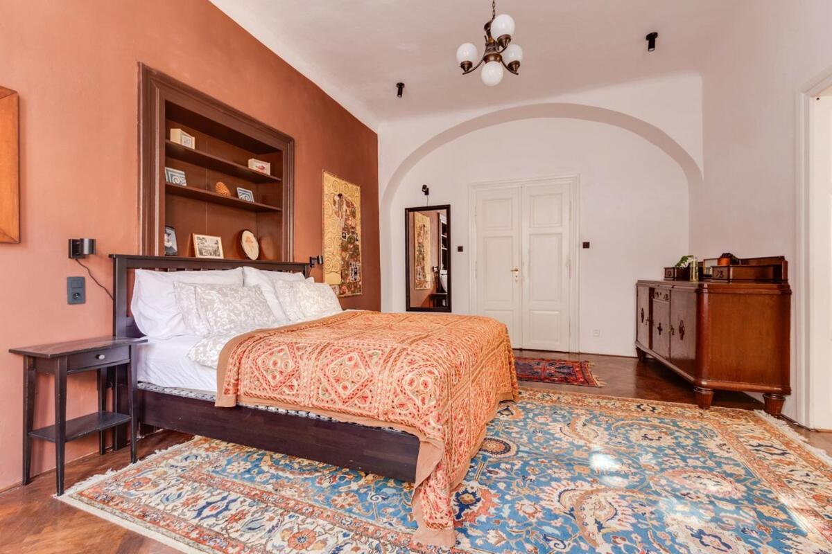 Old Town Magical Comfy 2bdr Historic House
