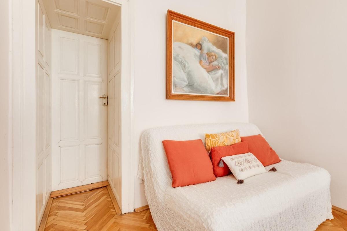 Apartment Old Town Magical Comfy 2bdr Historic House Prague