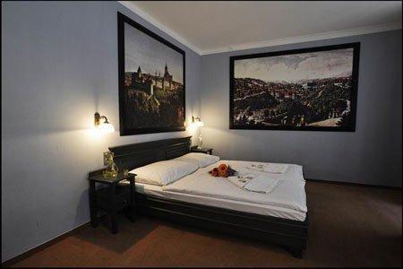 U Cervene Zidle - Red Chair Hotel Prague