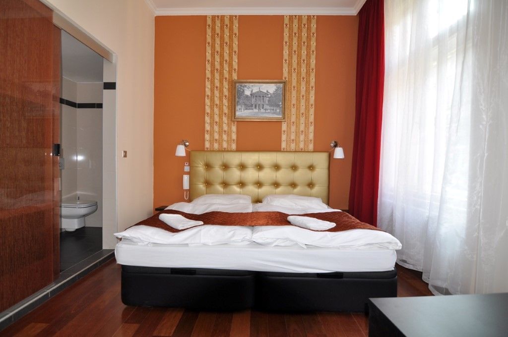 Hotel Star 4*